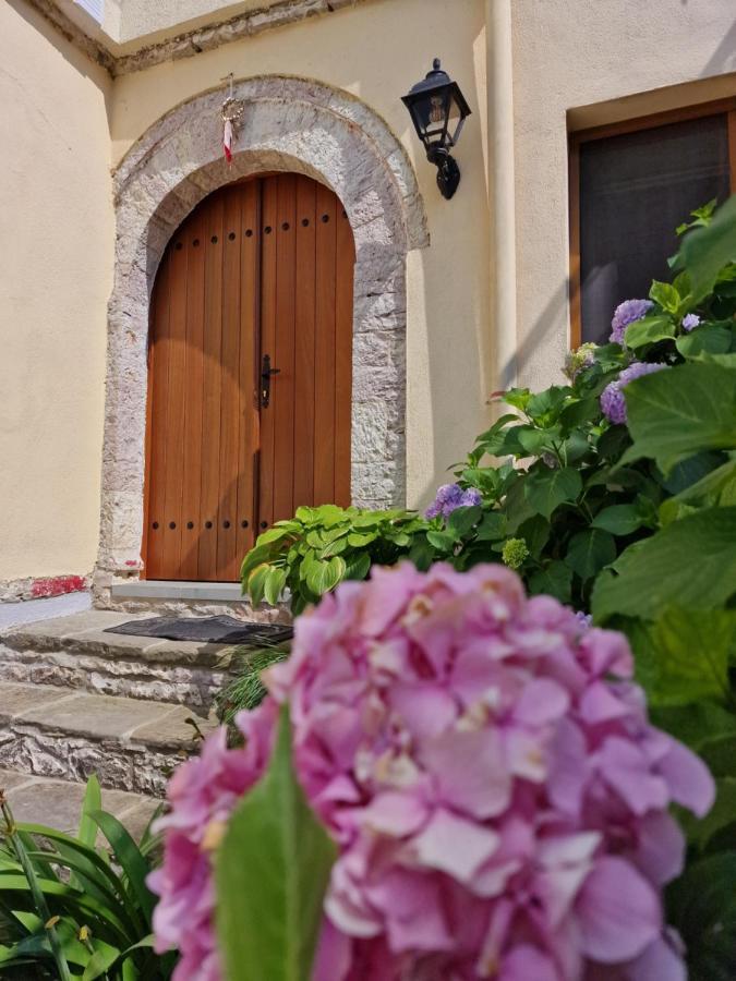 Palorto Traditional Hotel Gjirokaster Exterior photo